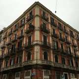 Il palazzo Pollice � ubicato ad angolo di via Cardassi con via De Giosa e fu edificato nel 1918